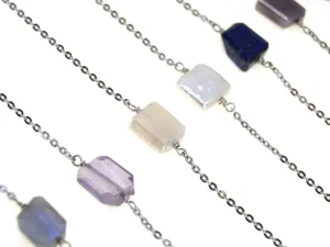 Armbanden met verschillende edelstenen