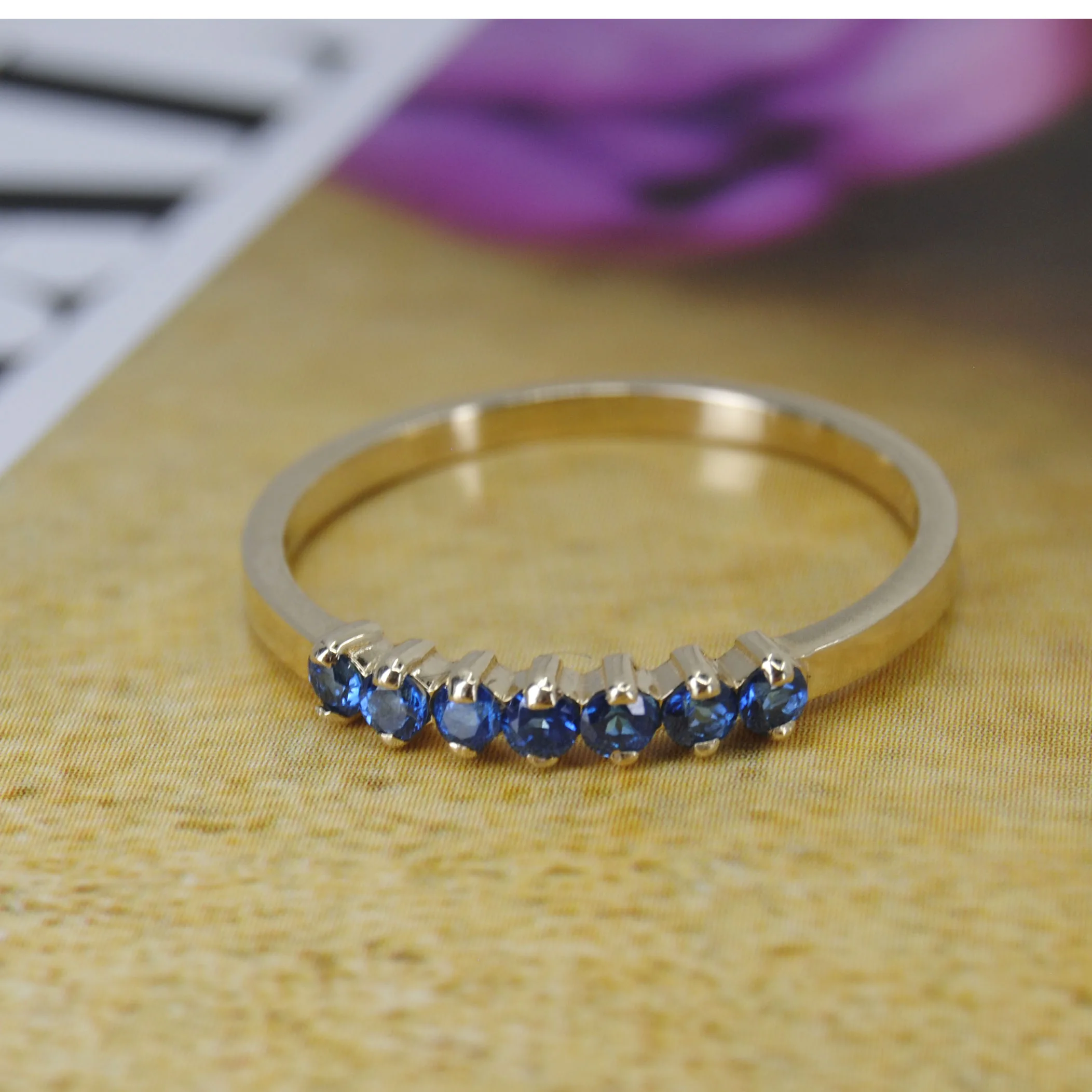 Gouden ring met topaas