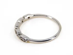 Witgouden ring met rij diamanten Witgouden ring met rij diamanten