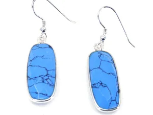 Oorhangers met lichtblauwe howliet Oorhangers met lichtblauwe howliet