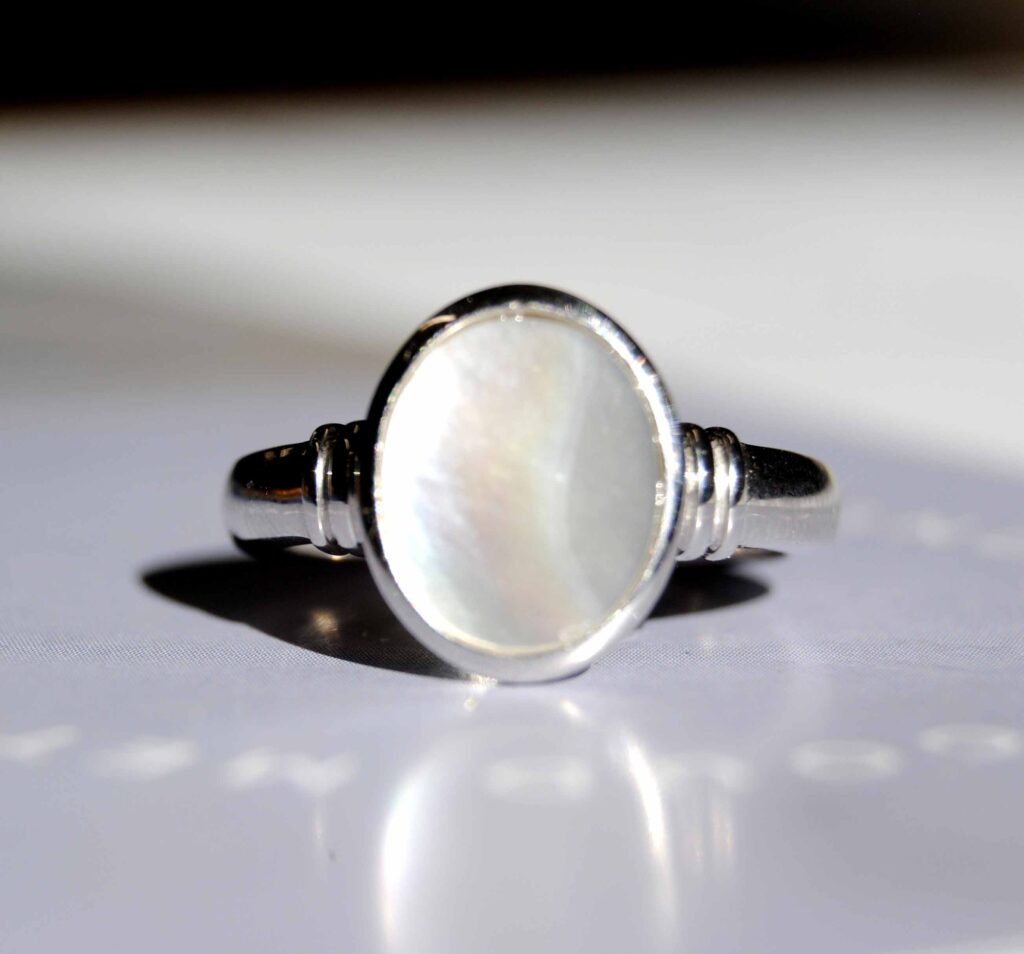 Zilveren ring met Parelmoer