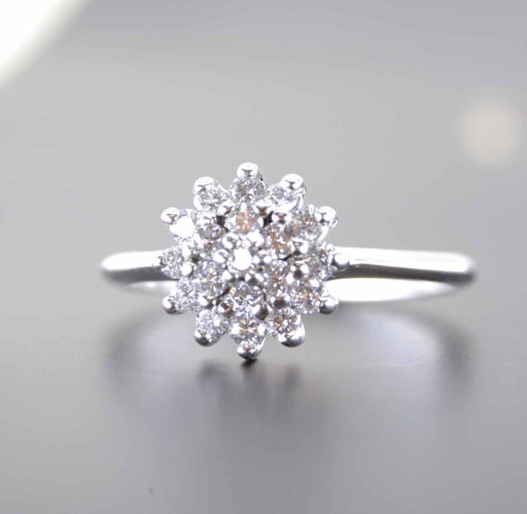 Witgouden ring met diamanten