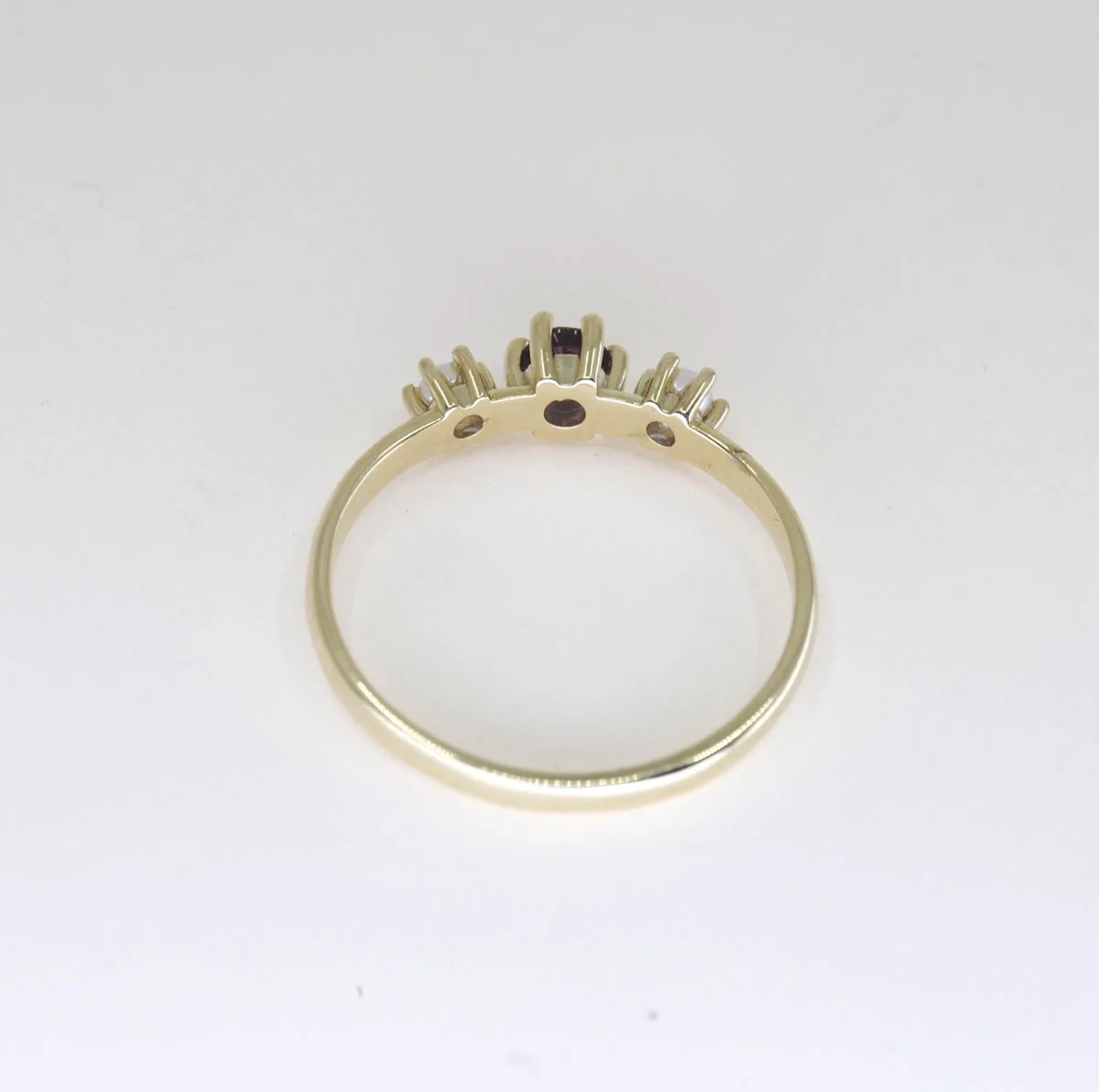 Geelgouden ring Bogota met Robijn en Parel