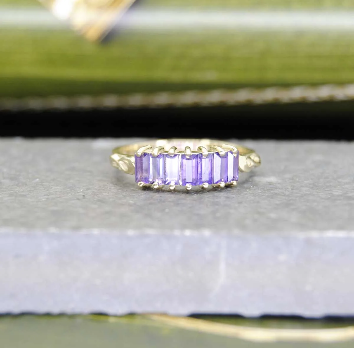 Geelgouden ring Georgia met Amethist