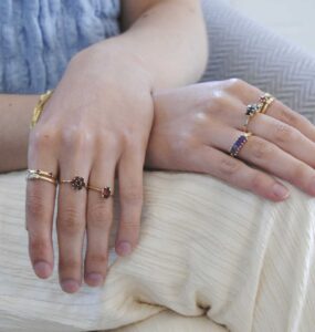 14K Gouden ring London met Robijn Geelgouden ring Georgia met Amethist Gouden ring met granaat