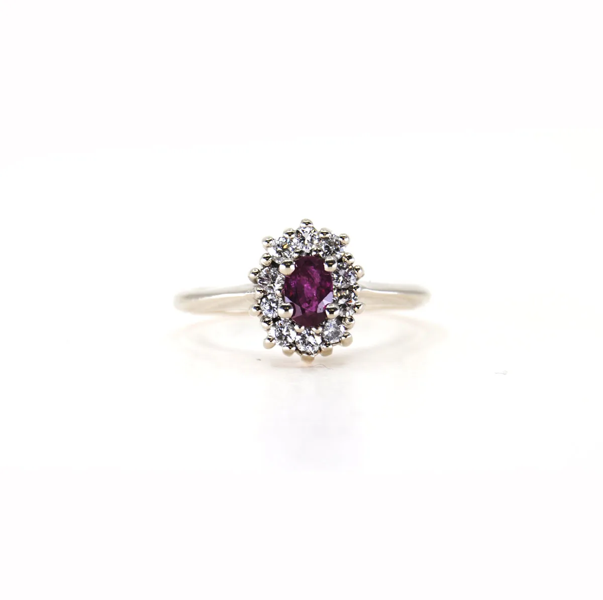 Witgouden ring Lima met Robijn en Diamant