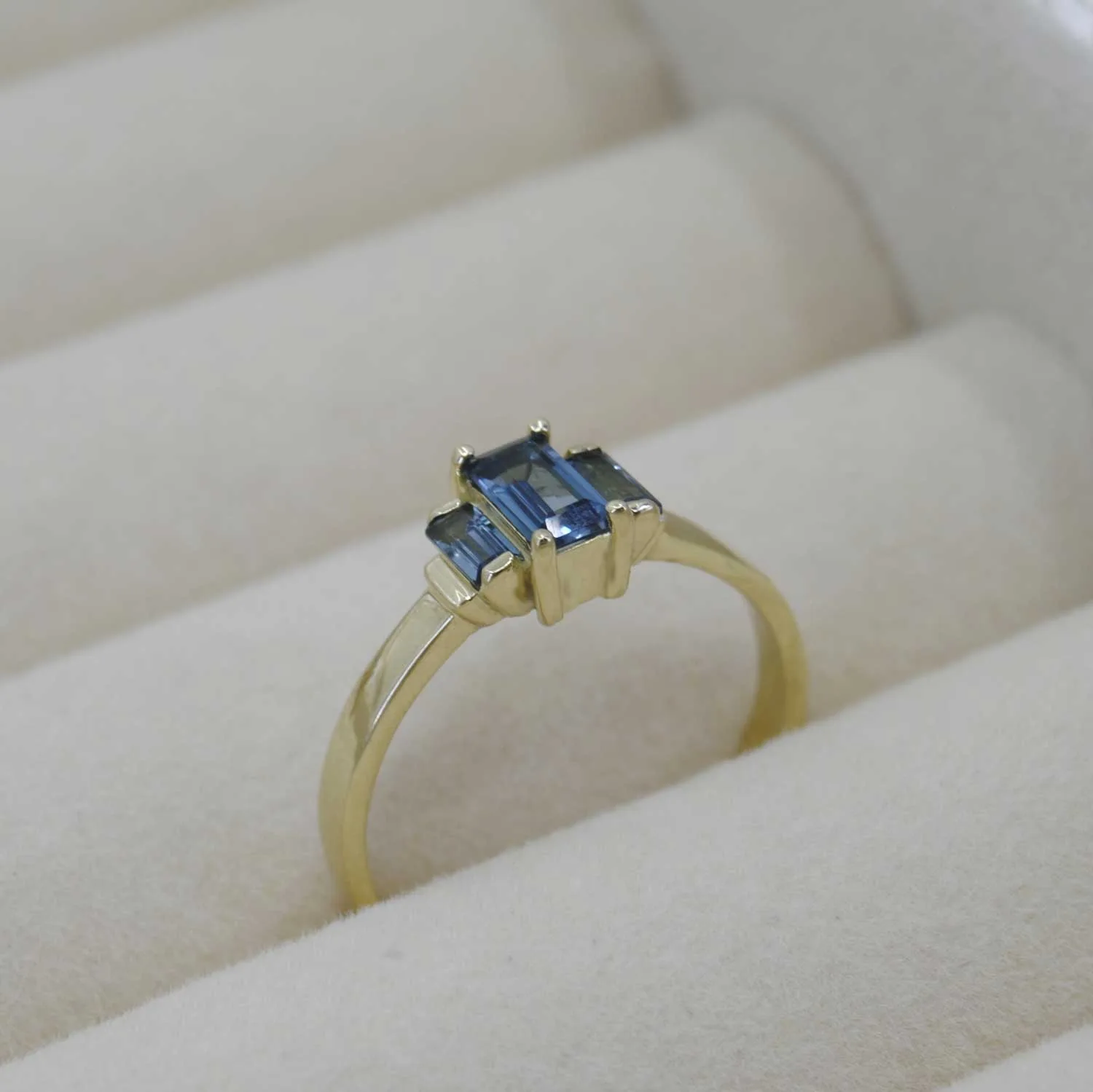 Geelgouden ring Toronto met Topaas