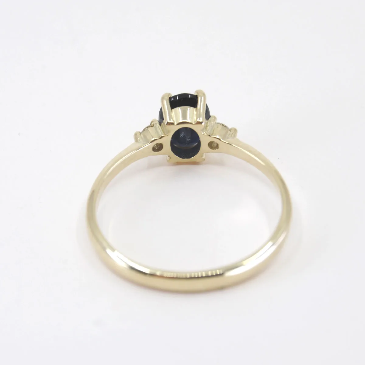 Geelgouden ring Cartegena met Saffier
