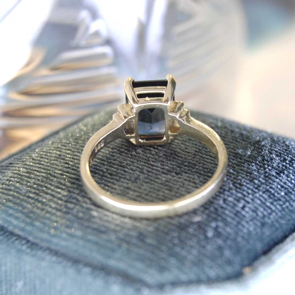 Geelgouden ring Laval met Topaas
